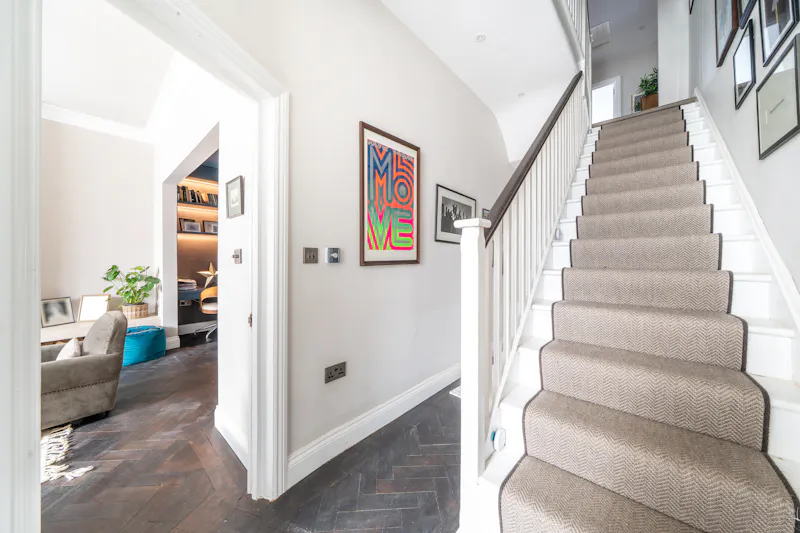 Entrance hall at Contemporary White City Terrace, B2162 (photo 16)