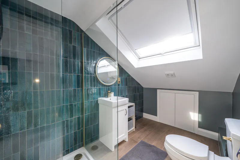 Bathroom at Contemporary White City Terrace, B2162 (photo 22)