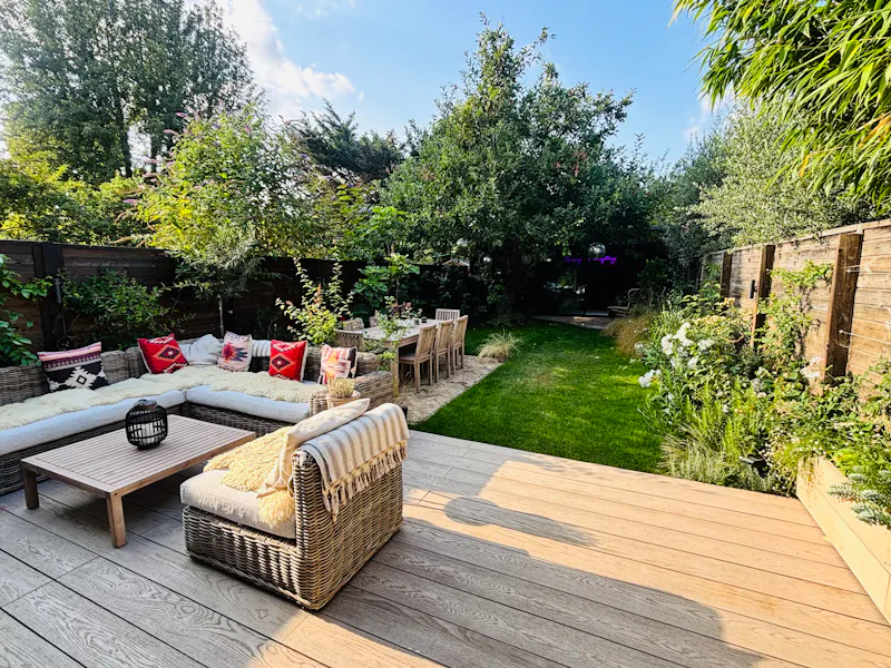 Contemporary White City Terrace, B2162 (photo 25)
