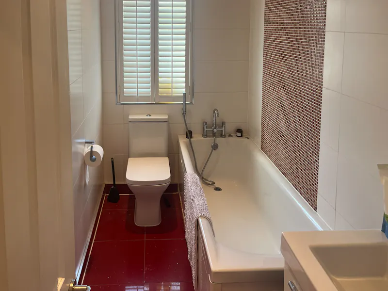 Bath at Upminster Family Pool House, D2907 (photo 21)