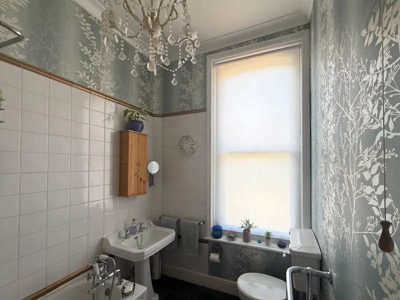 Period Victorian Norwood Flat, B2164 (photo 11)
