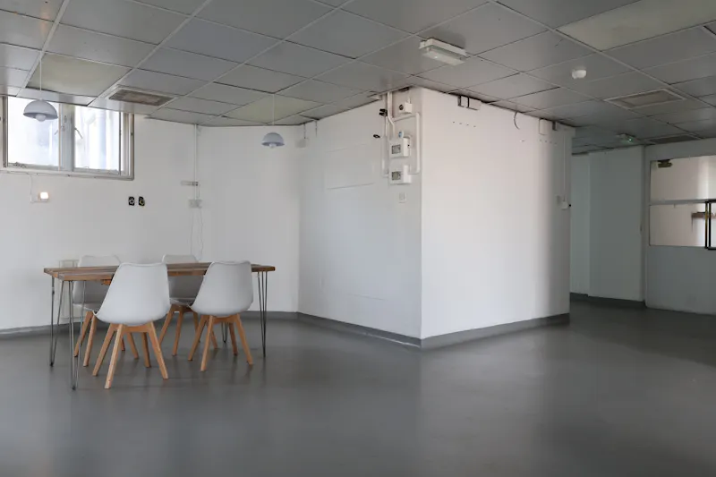 Kings Cross Hospital Studio , Q164 (photo 22)
