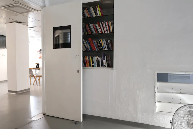 Kings Cross Hospital Studio , Q164 (photo 38)