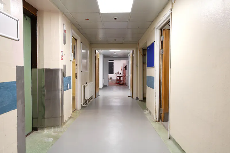 Corridor at Kings Cross Hospital Studio , Q164 (photo 3)