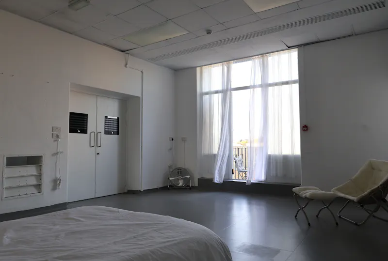 Kings Cross Hospital Studio , Q164 (photo 51)