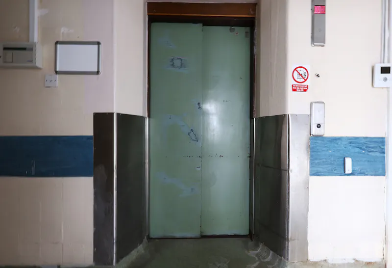 Lift at Kings Cross Hospital Studio , Q164 (photo 4)