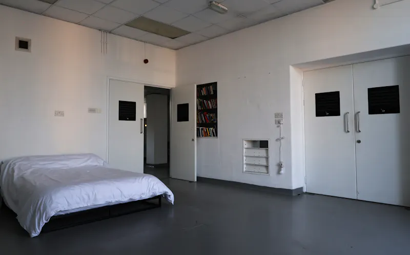 Kings Cross Hospital Studio , Q164 (photo 50)