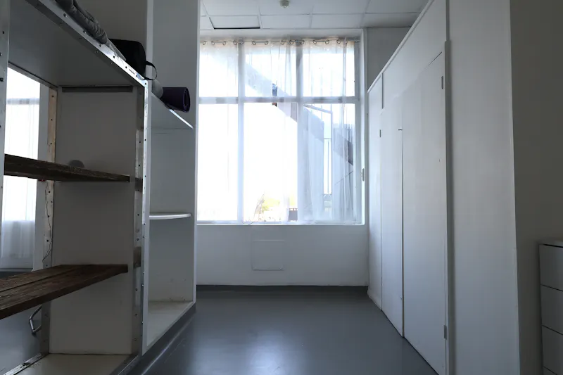 Kings Cross Hospital Studio , Q164 (photo 56)