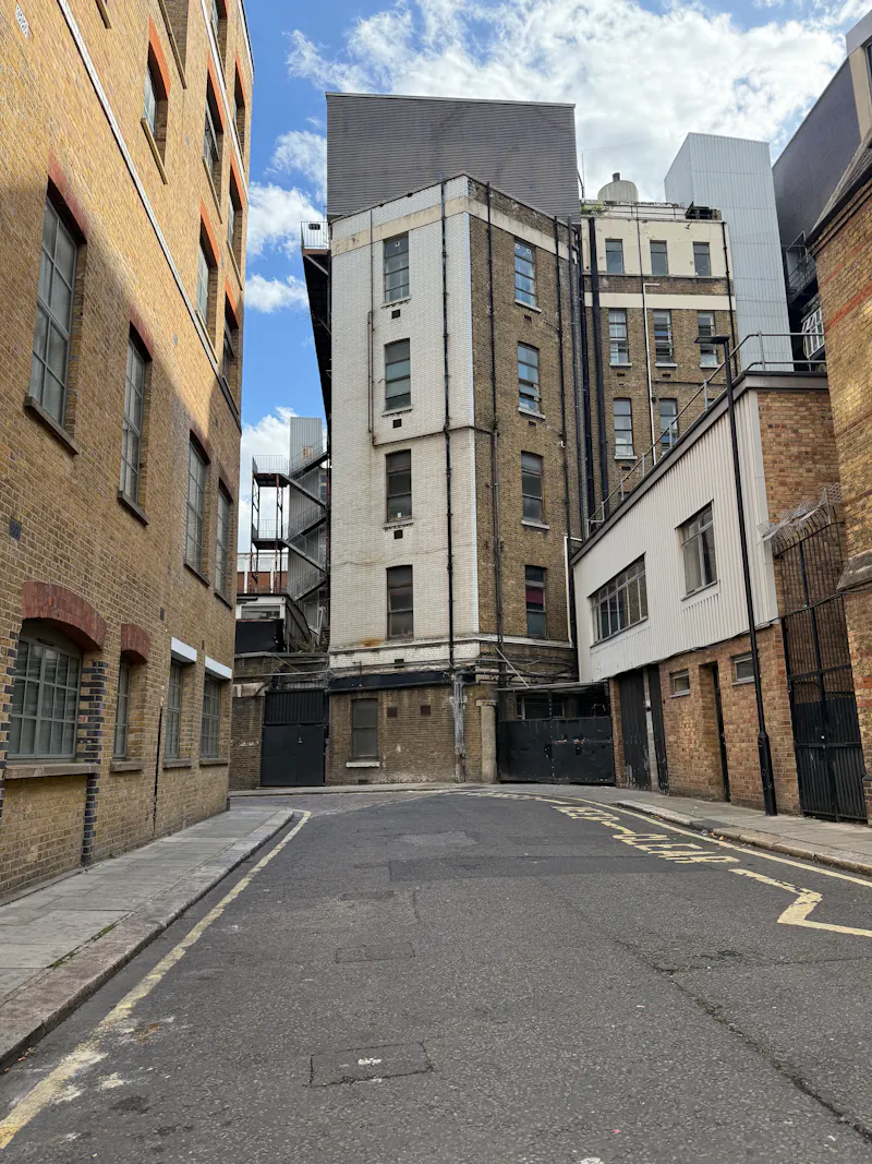 Kings Cross Hospital Studio , Q164 (photo 113)