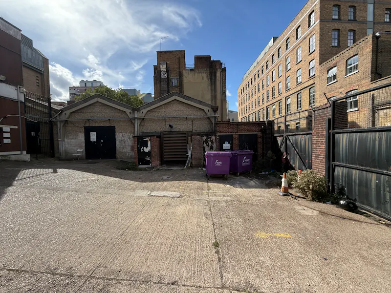 Kings Cross Hospital Studio , Q164 (photo 111)