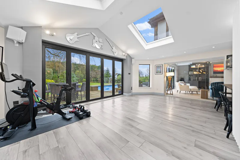 Gym at Stanmore Tudor Farmhouse, E558 (photo 14)