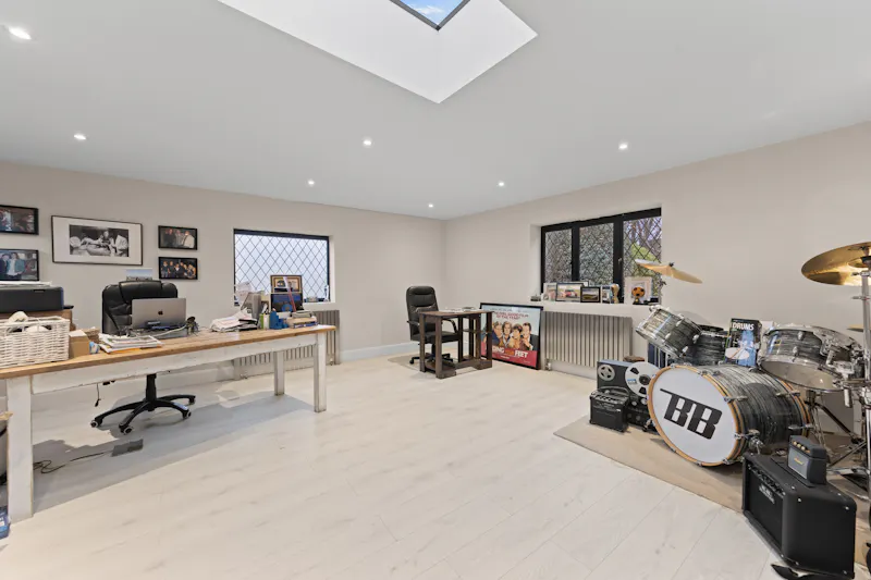 Office at Stanmore Tudor Farmhouse, E558 (photo 30)