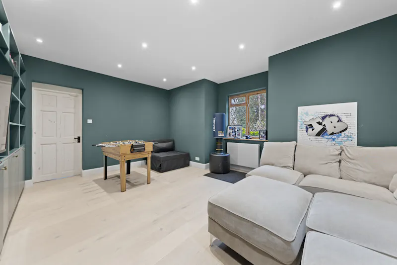Stanmore Tudor Farmhouse, E558 (photo 16)