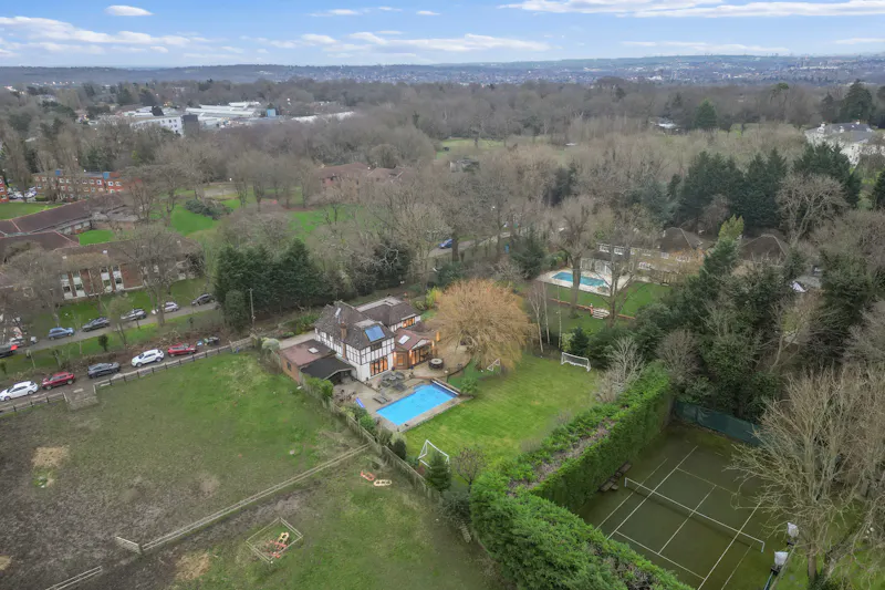 Stanmore Tudor Farmhouse, E558 (photo 43)