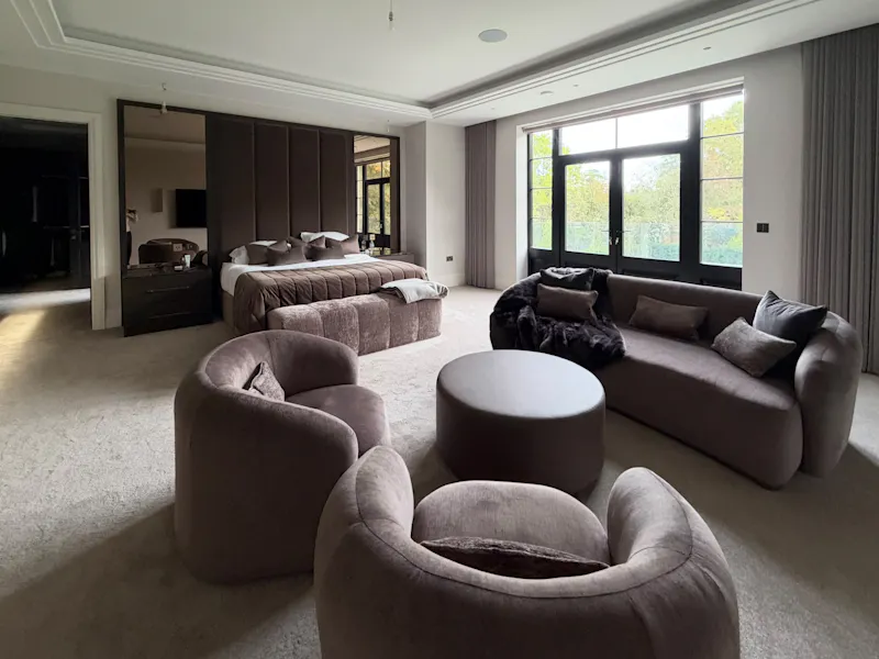 Bedroom at Contemporary Radlett House, D2909 (photo 35)
