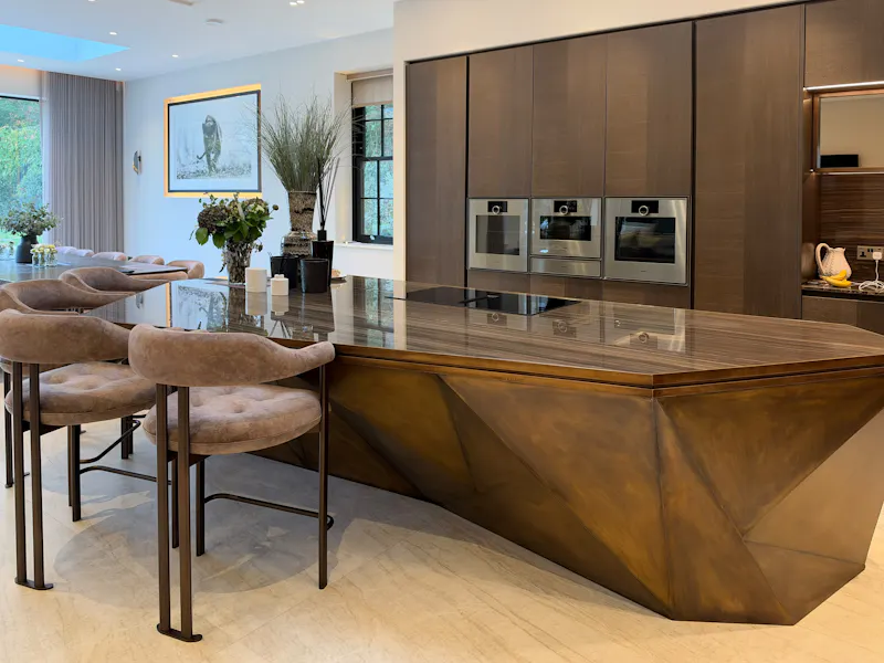 Kitchen at Contemporary Radlett House, D2909 (photo 10)