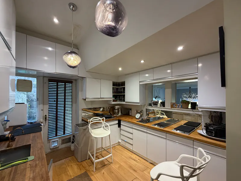 Riverside Tudor-Style Mansion, B2166 (photo 20)