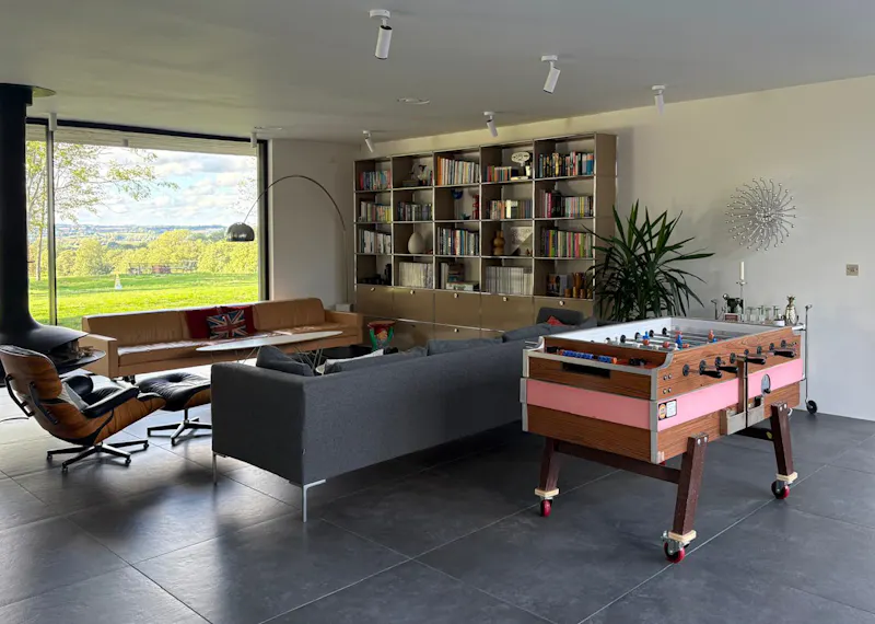 Living Room at Modern East Bridgford House, K523 (photo 9)