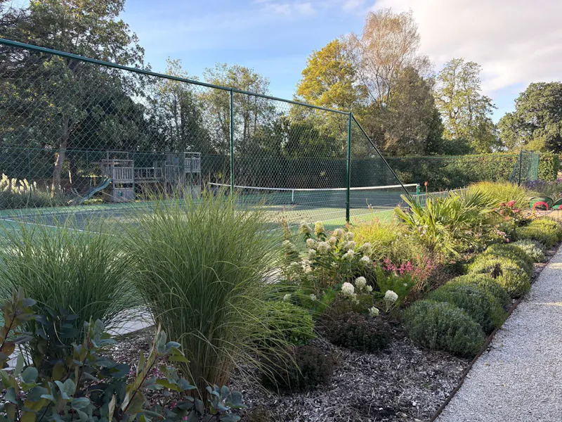Tennis court at Modern East Bridgford House, K523 (photo 47)