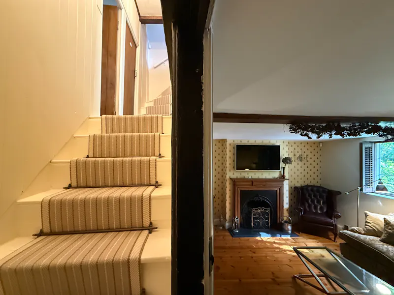 Staircase at Vaccant Chislehurst Cottage, C966 (photo 30)