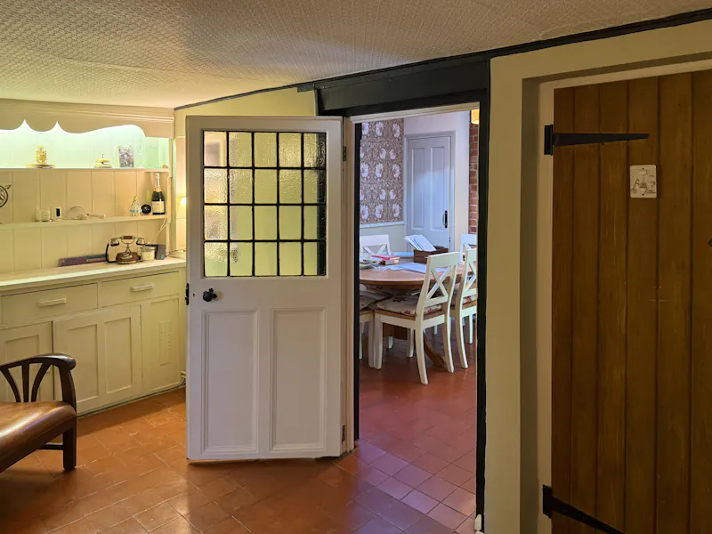 Vaccant Chislehurst Cottage, C966 (photo 15)