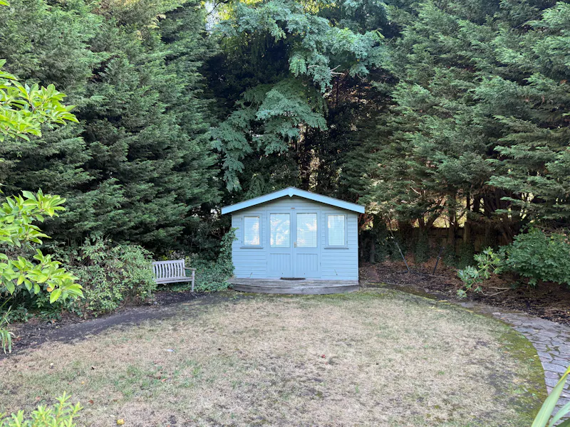 Garden at Vaccant Chislehurst Cottage, C966 (photo 51)
