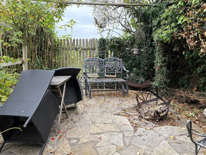 Terrace/Patio at Walton-on-Thames Family Home, D2910 (photo 39)