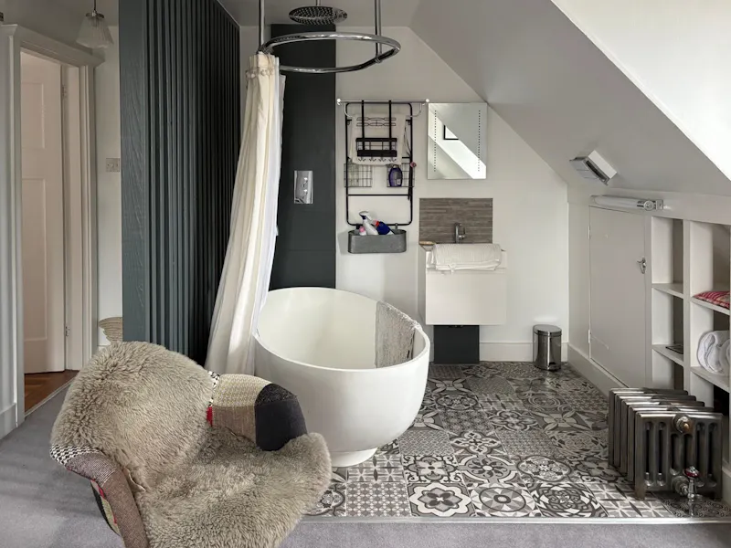 Walton-on-Thames Family Home, D2910 (photo 18)