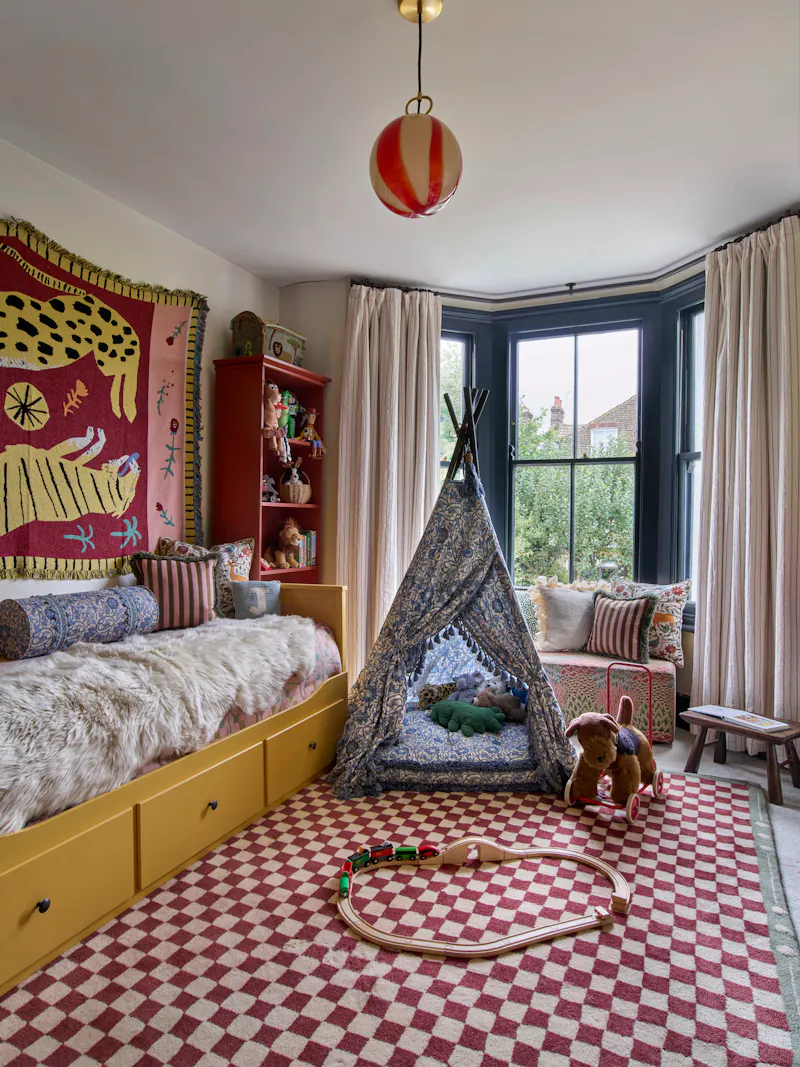 Bedroom at Bespoke Designed Harlesden Home, E559 (photo 32)