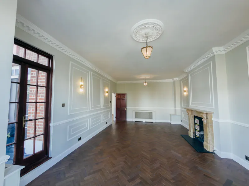 French doors at Vacant West Hampstead Flat, B2167 (photo 3)