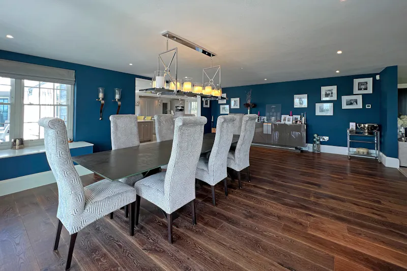 Dining room at New England Uffington Home , D2911 (photo 7)