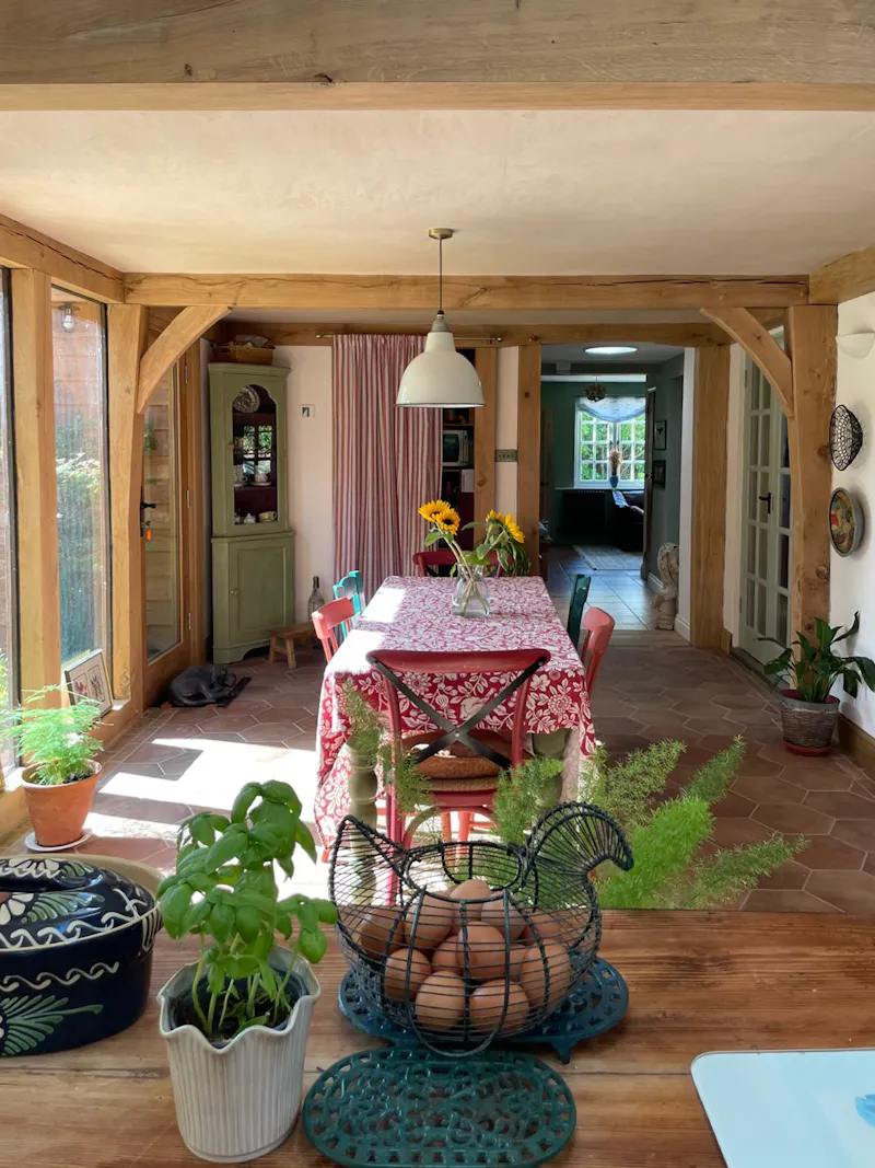 Stunning Surrey Hills Cottage, C759 (photo 5)
