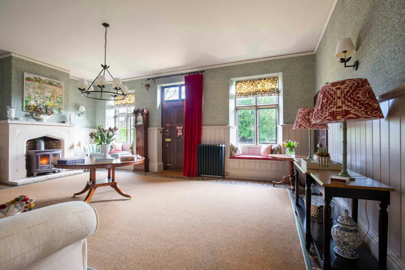 Entrance hall at Characterful Adderbury Rectory , M376 (photo 10)