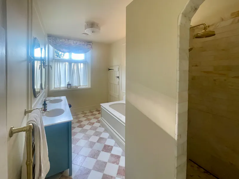 Bath at Characterful Adderbury Rectory , M376 (photo 21)