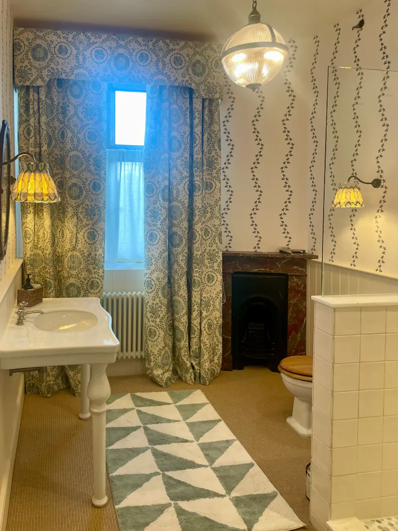 Bathroom at Characterful Adderbury Rectory , M376 (photo 25)