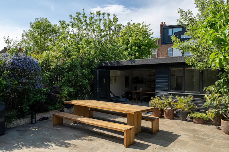 Summer house at Refined Finsbury Park Home, B2168 (photo 33)