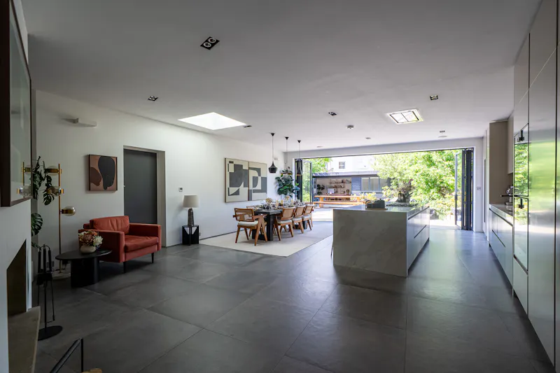 Refined Finsbury Park Home, B2168 (photo 12)
