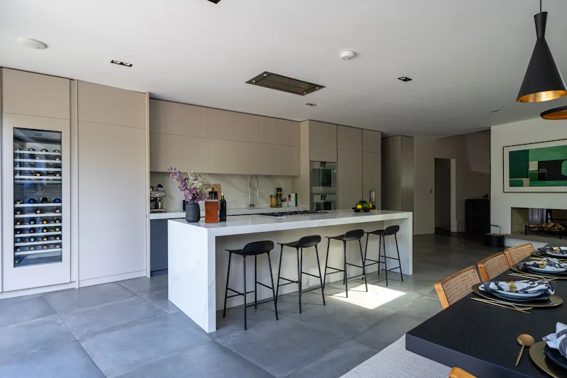 Refined Finsbury Park Home, B2168 (photo 13)