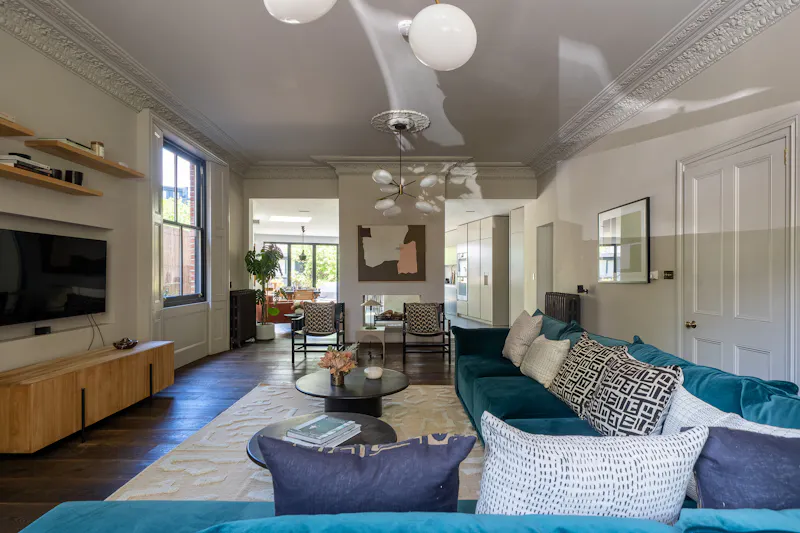 Refined Finsbury Park Home, B2168 (photo 7)