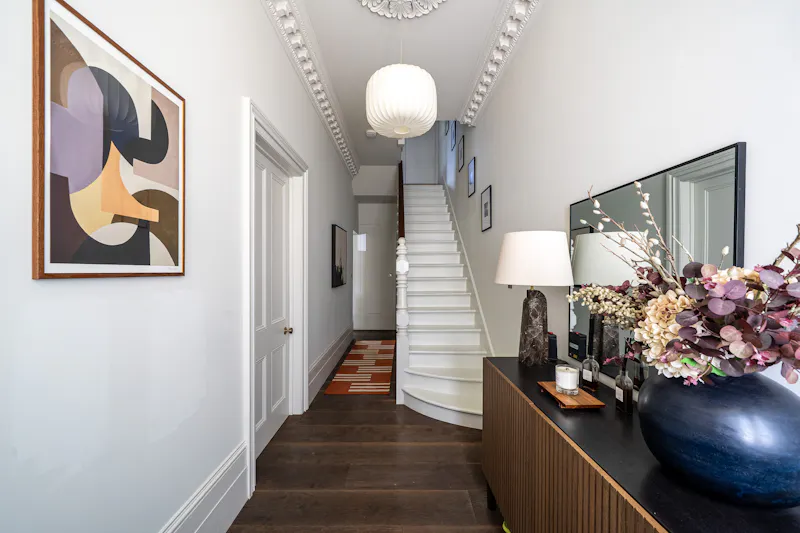 Entrance hall at Refined Finsbury Park Home, B2168 (photo 2)