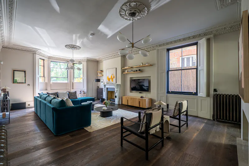 Refined Finsbury Park Home, B2168 (photo 4)