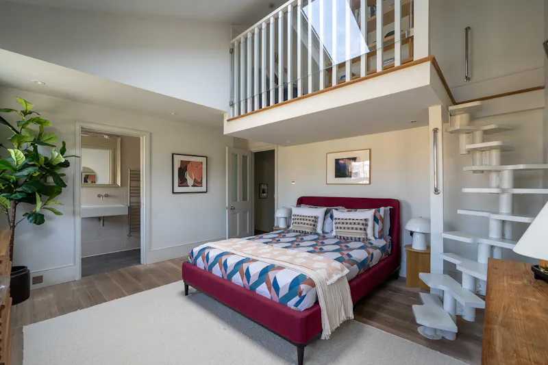 Refined Finsbury Park Home, B2168 (photo 29)