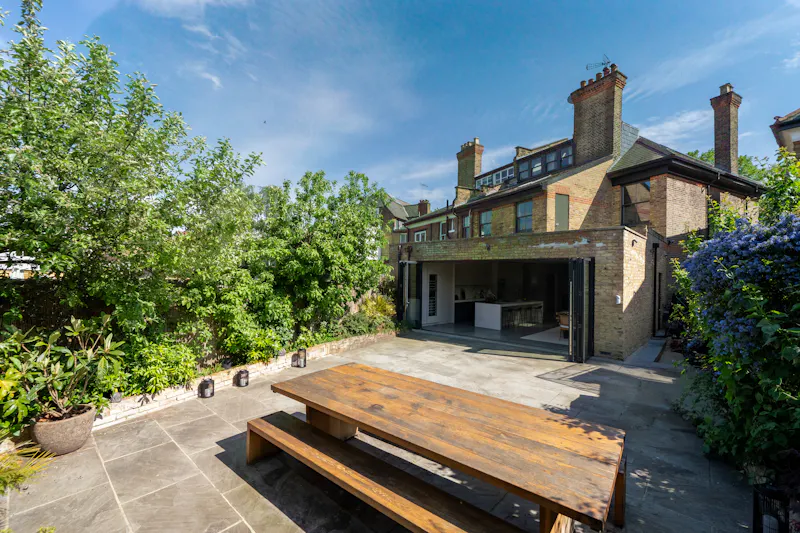 Refined Finsbury Park Home, B2168 (photo 34)