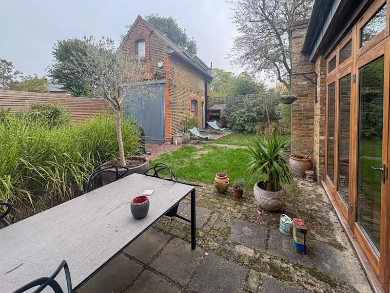 Stable / Outbuildings at Everyday Streatham home , A1400 (photo 21)