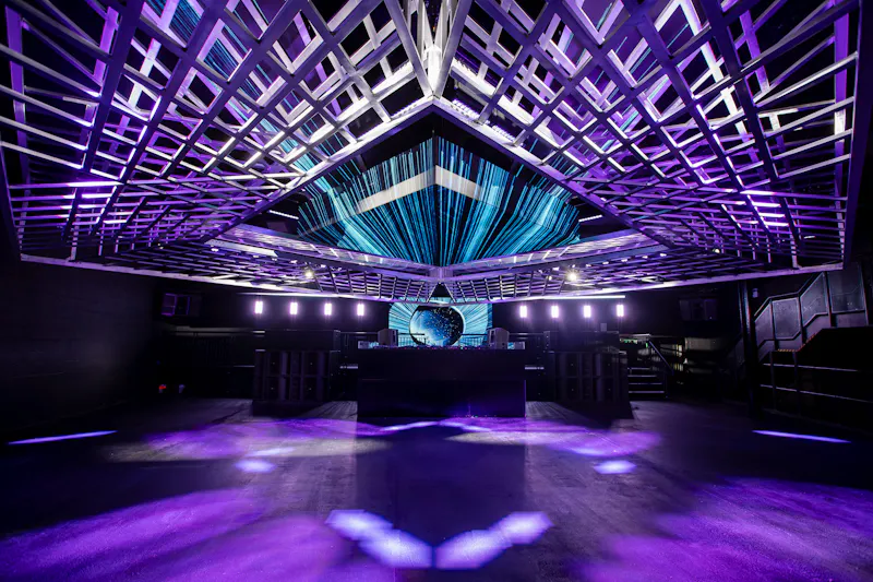 Iconic South London nightclub, R705 (photo 16)