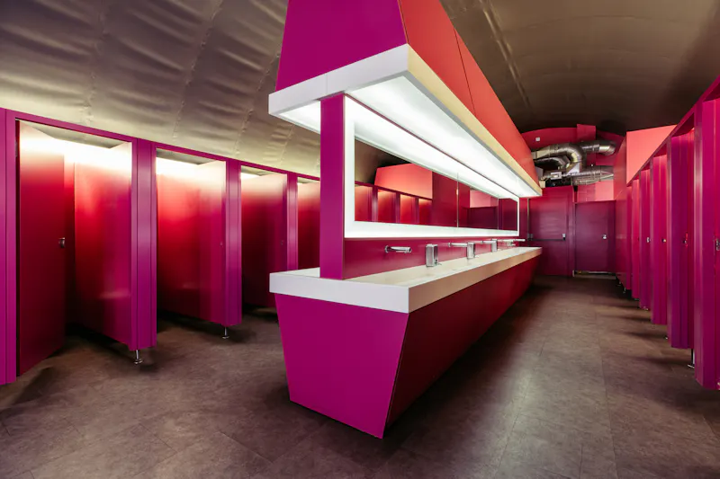 Bathroom at Iconic South London nightclub, R705 (photo 33)