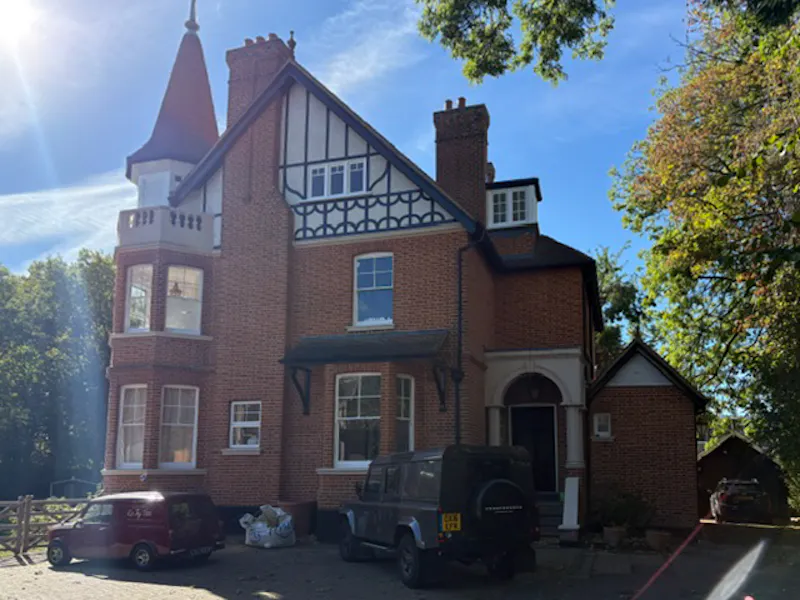 Driveway at Grand Hampton Court House, E531 (photo 30)
