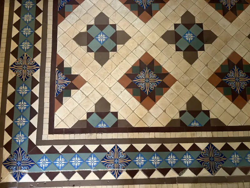 Floor - tiled at Grand Hampton Court House, E531 (photo 8)