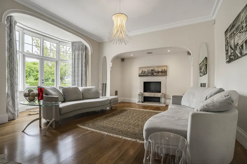 Living Room at Large Edwardian Totteridge Home, E560 (photo 4)