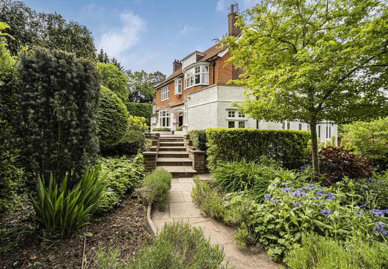 Large Edwardian Totteridge Home, E560 (photo 32)